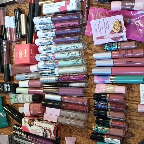 ALL LIPPIES AVAILABLE FOR MY COMING LIVE SHOW!!! THIS WILL BE MY FIRST SHOW!!; - Picture 4 of 10